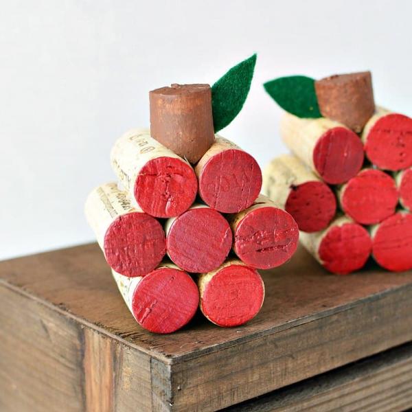 Image for event: Wine Cork Apples (Adults)